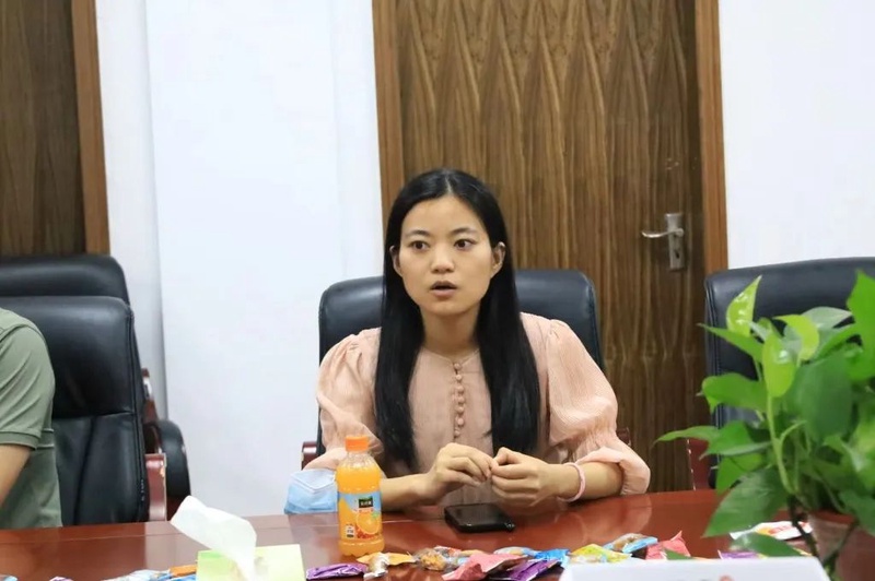 李卿