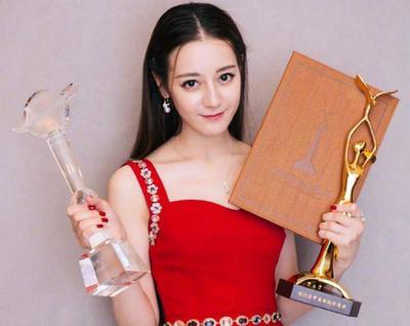 迪丽热巴